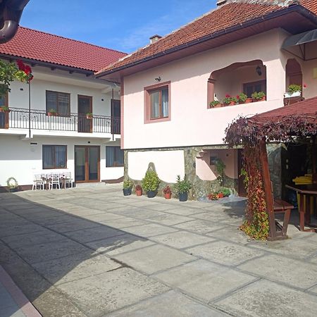 Pensiunea Ileana Novaci-Străini Exterior foto